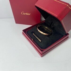 Modern Gold Love Bangle